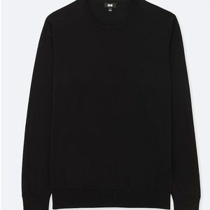 Uniqlo Men's black lightweight sweater